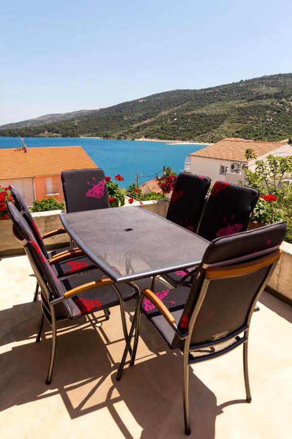 Villa Lovric Marina Exteriör bild