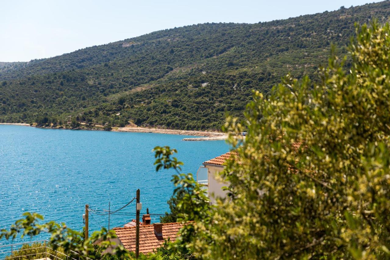 Villa Lovric Marina Exteriör bild